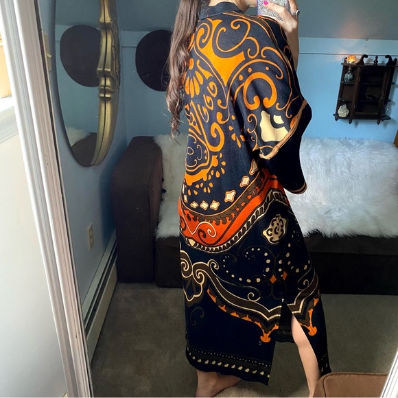 1970s Handmade Vintage Groovy Patterned Bell Sleeve Kaftan Dress - Picture 6 of 16